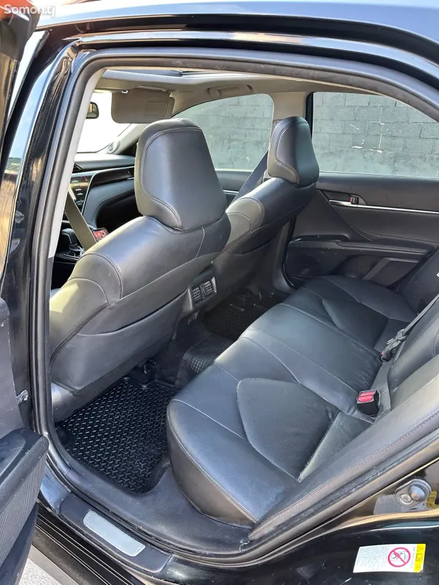 Toyota Camry 2017 · 2.5 AT