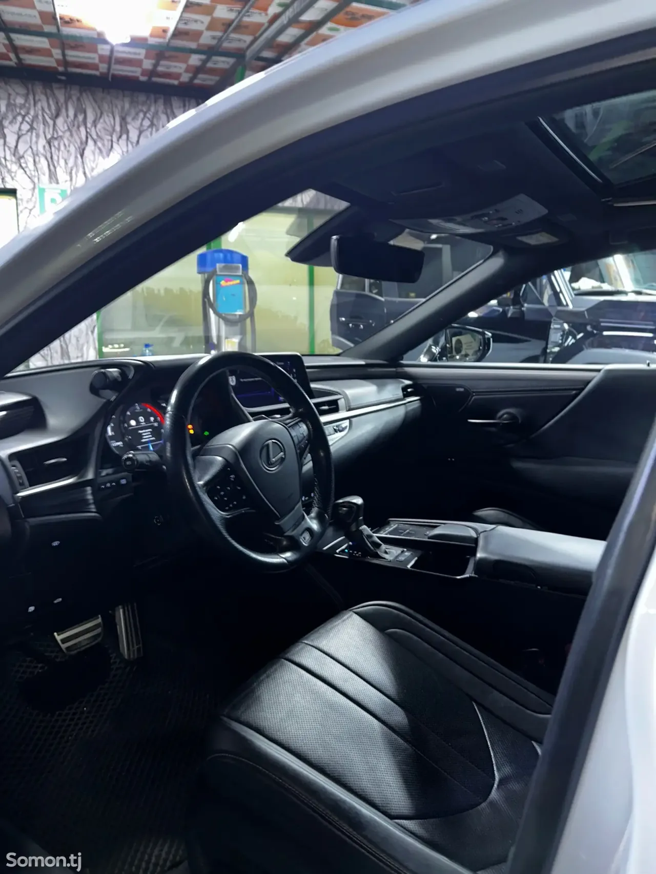 Lexus ES series 2019 · 3.0 AT
