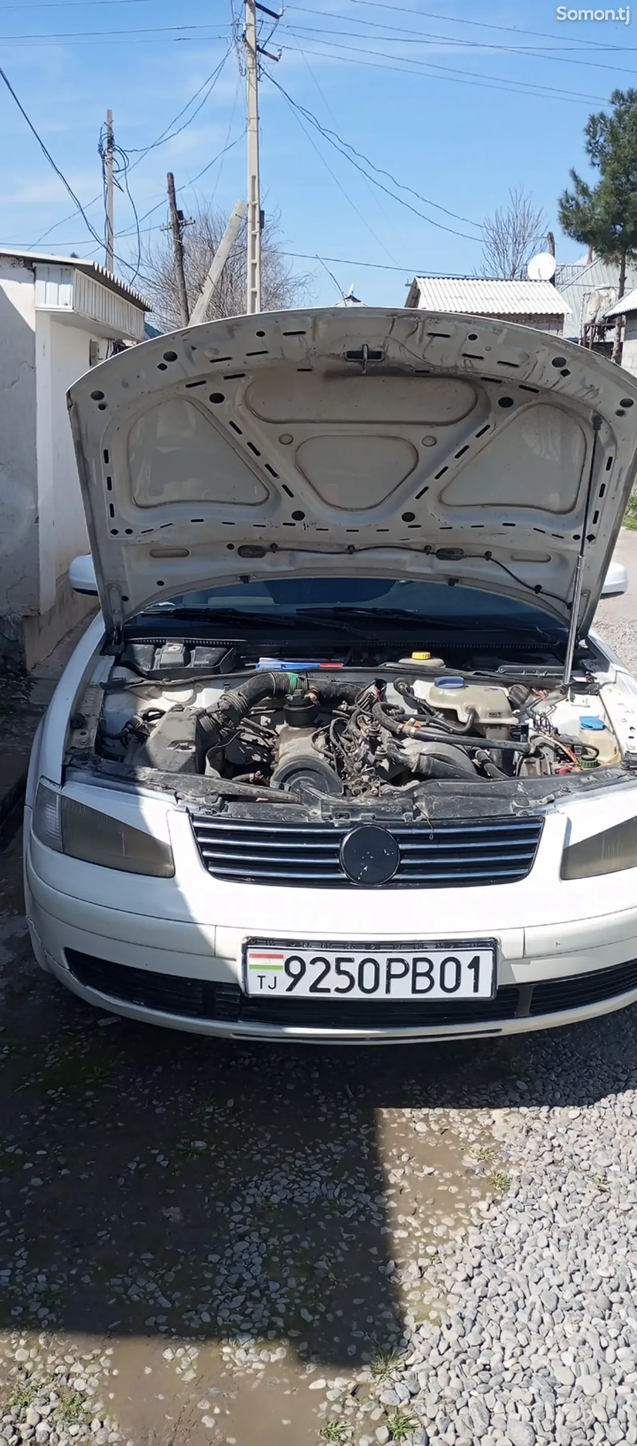 Volkswagen Passat 1998 · 1.6 MT