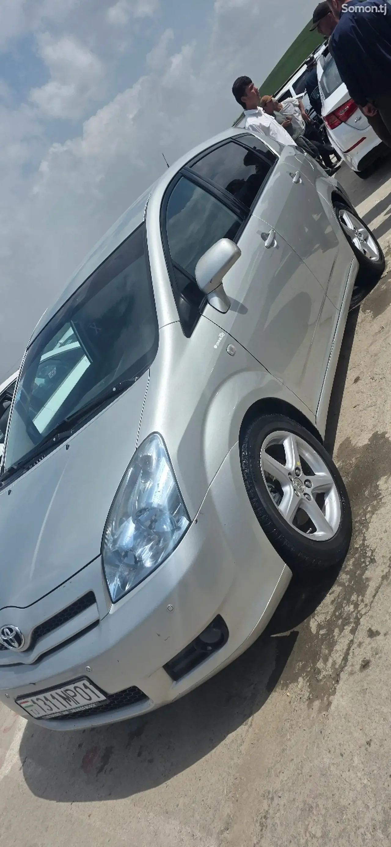 Toyota Avensis Verso 2006 · 0.8 MT