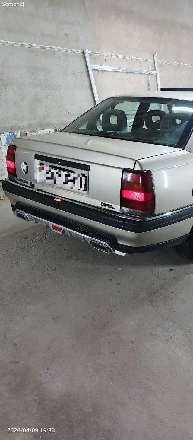 Opel Omega 1993 · 2.6 AT