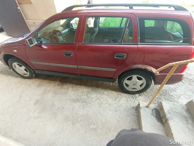 Opel Astra G 1999 · 1.6 MT
