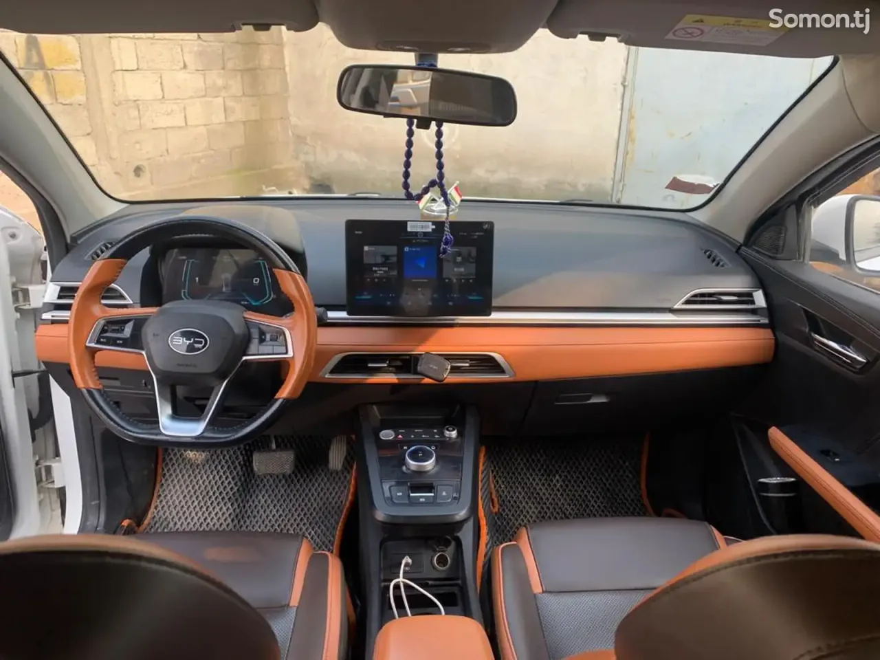 BYD E2 2022 · AT
