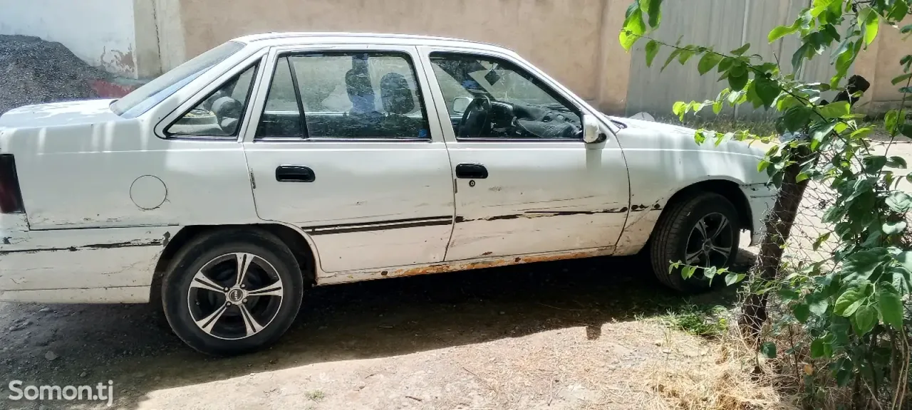Daewoo Nexia 1996 · 1.6 MT