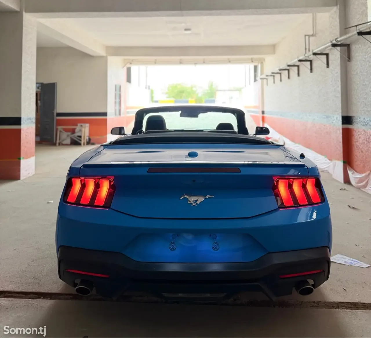 Ford Mustang 2025 · 2.3 AT