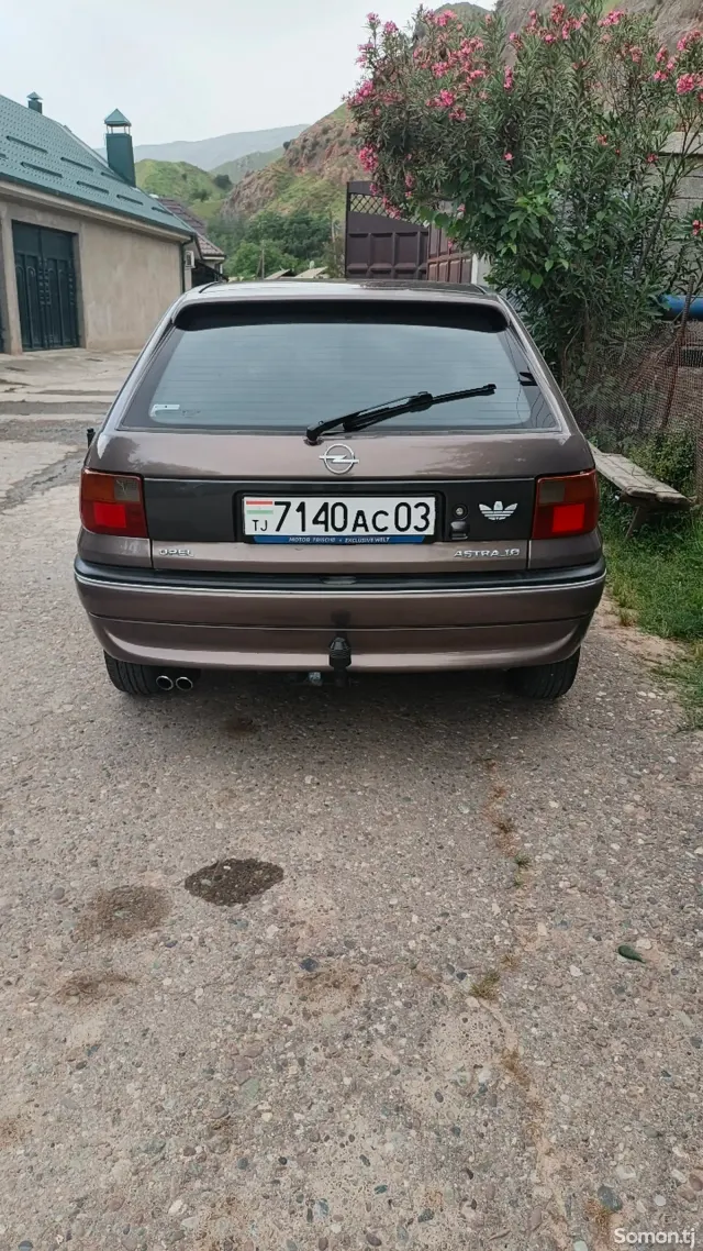 Opel Astra F 1997 · 0.6 MT