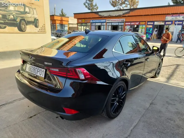 Lexus IS series 2015 · 2.5 AT