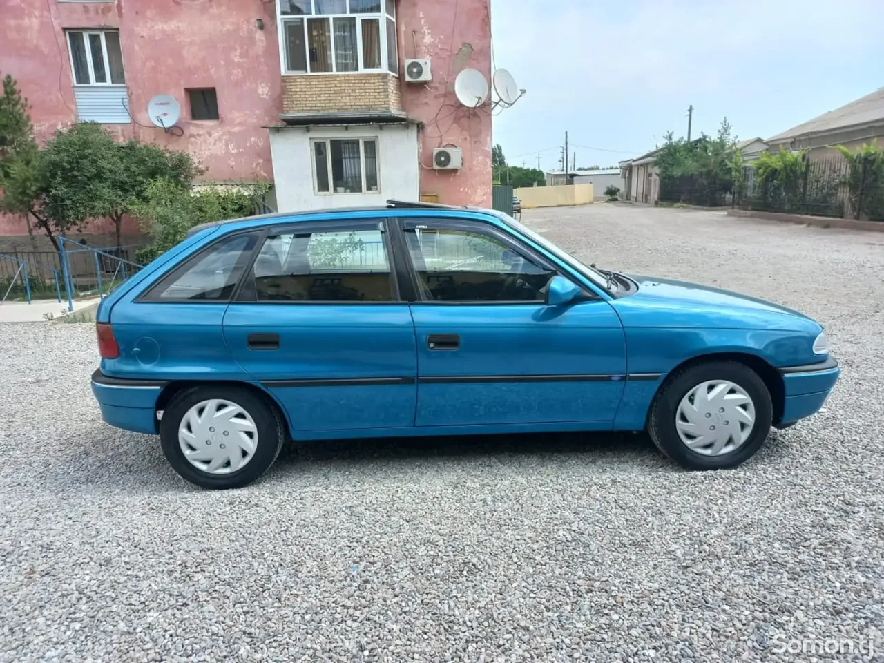 Opel Astra F 1994 · 1.6 MT