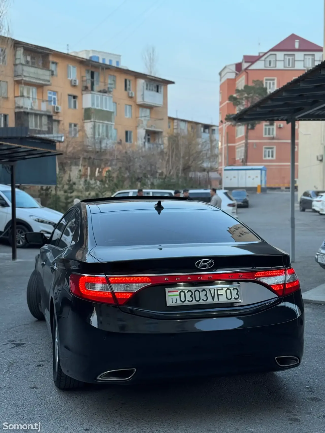 Hyundai Grandeur 2011 · 3.0 AT