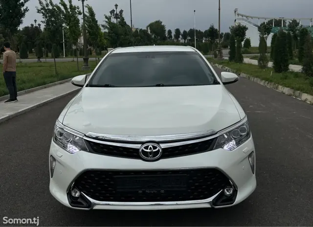 Toyota Camry 2017 · 2.5 AT