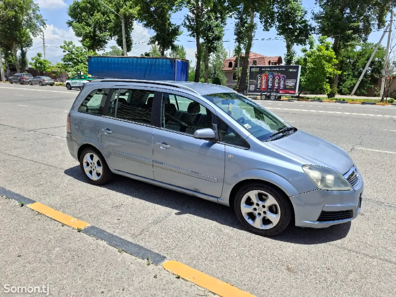 Opel Zafira 2006 · 1.6 MT