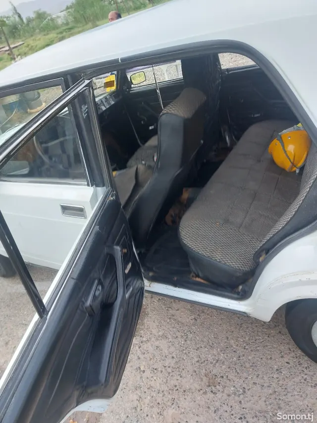Lada (ВАЗ) 2107 2005 · 1.6 MT