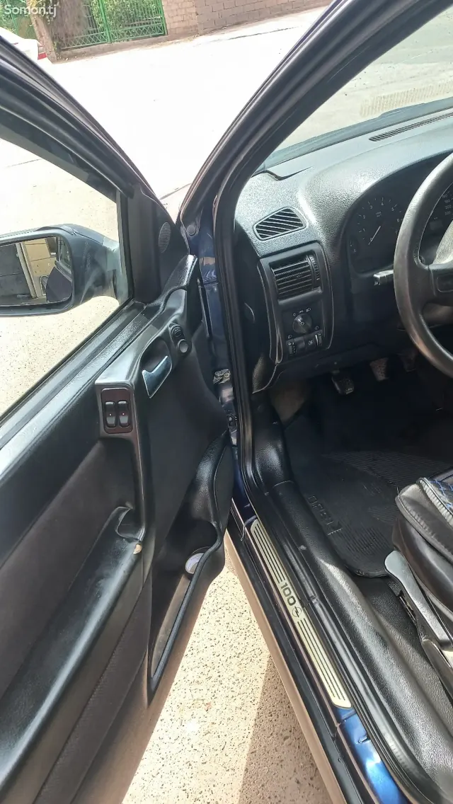 Opel Astra G 2000 · 1.6 MT