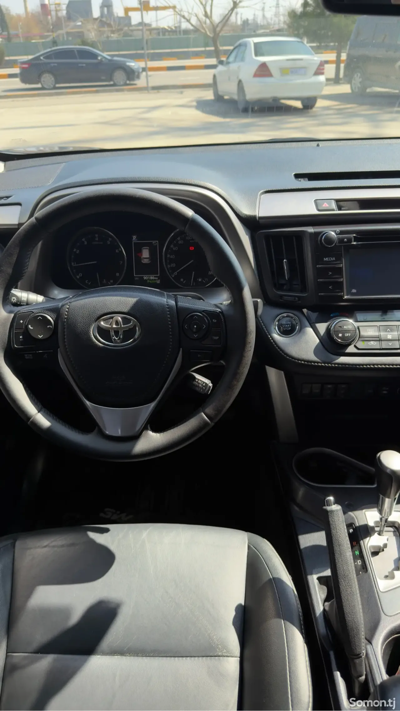 Toyota RAV 4 2018 · 2.5 AT