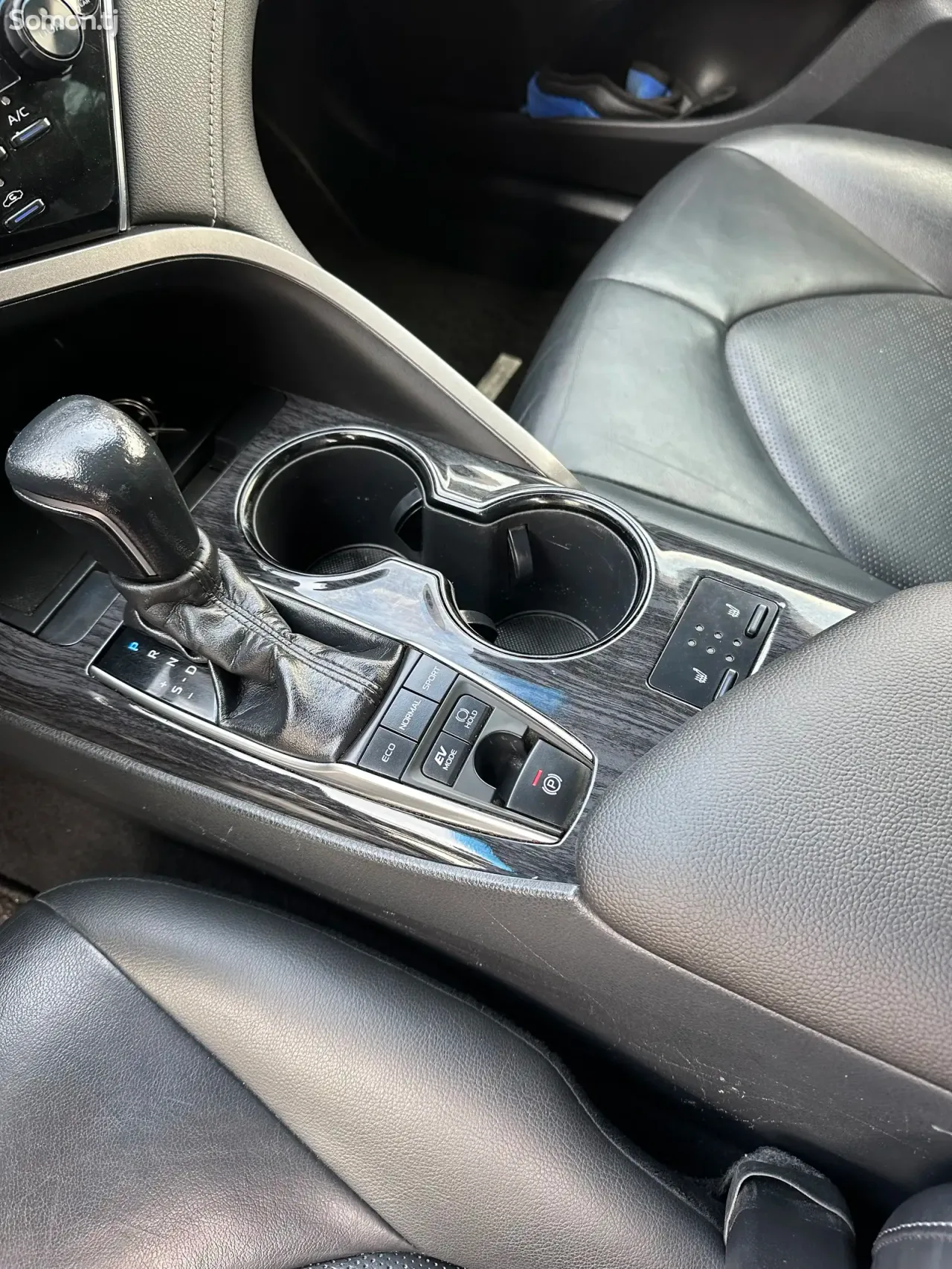 Toyota Camry 2021 · 2.5 AT
