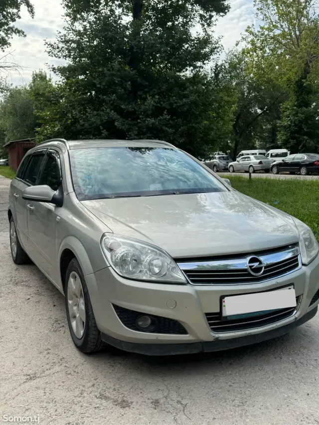 Opel Astra H 2008 · 1.6 MT