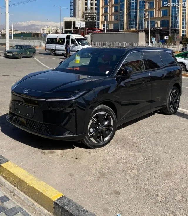 Toyota bZ4X 2025 · 0.4 AT