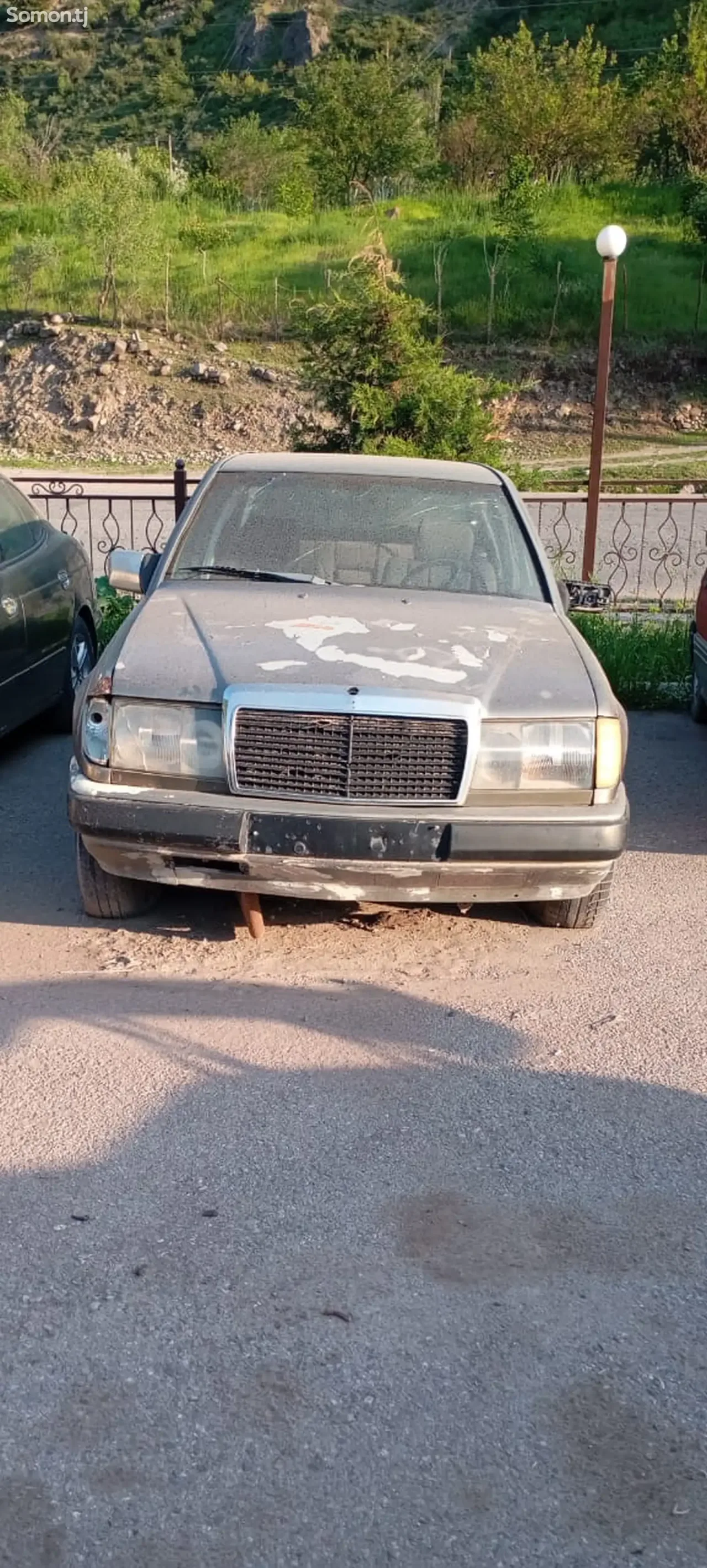 Mercedes-Benz W124 1989 · 2.0 MT
