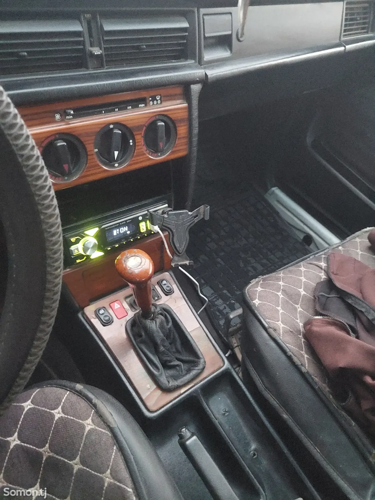 Mercedes-Benz W124 1991 · 2.2 MT