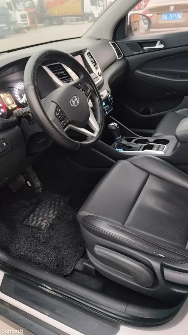 Hyundai Tucson 2016 · 1.6 AT