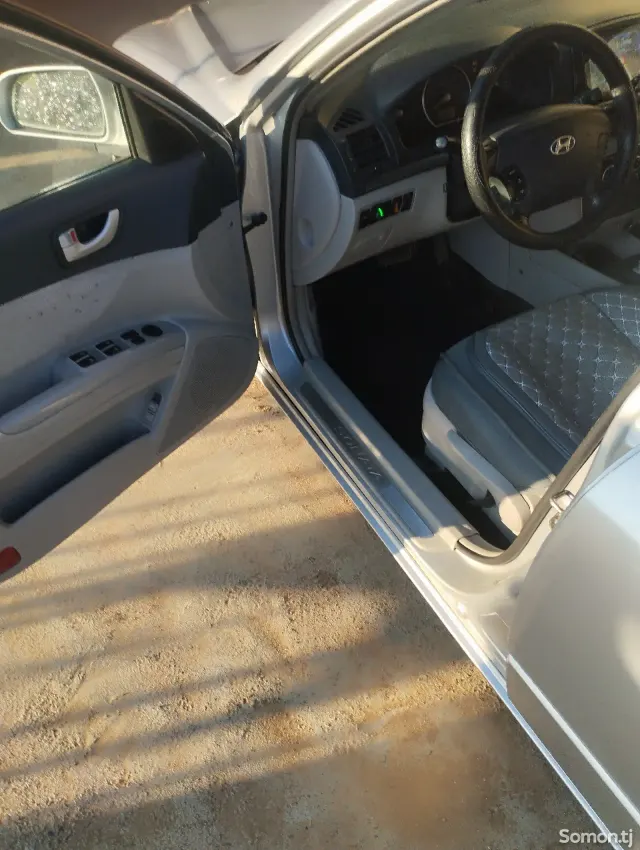 Hyundai Sonata 2008 · 2.0 AT