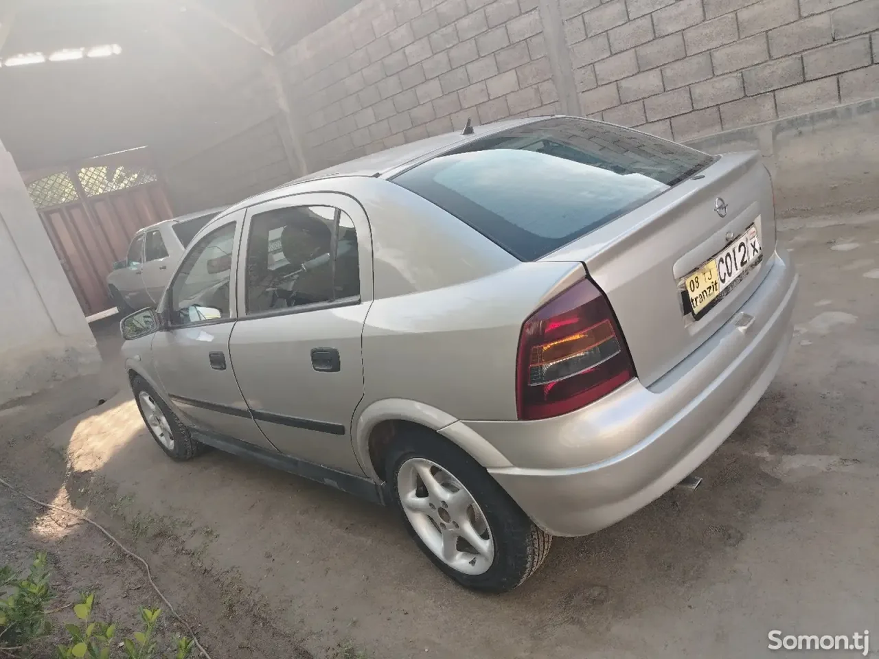 Opel Astra G 1999 · 1.6 MT