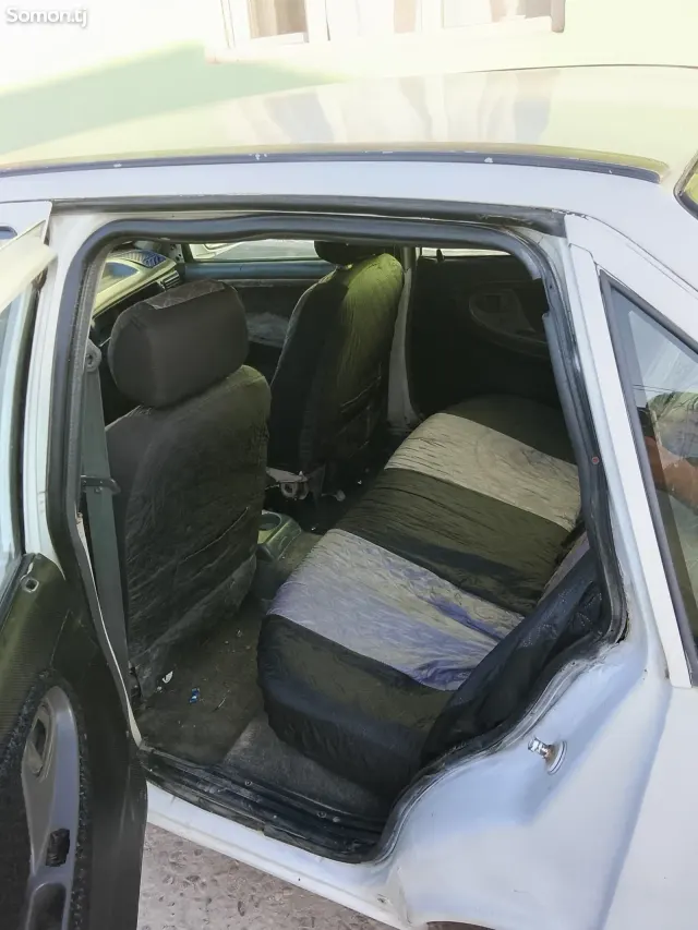 Daewoo Nexia 1996 · 1.6 MT