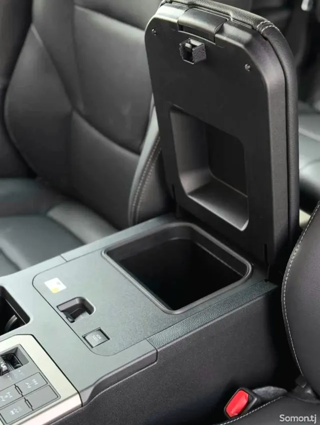 Toyota Land Cruiser Prado 2026 · 2.4 AT
