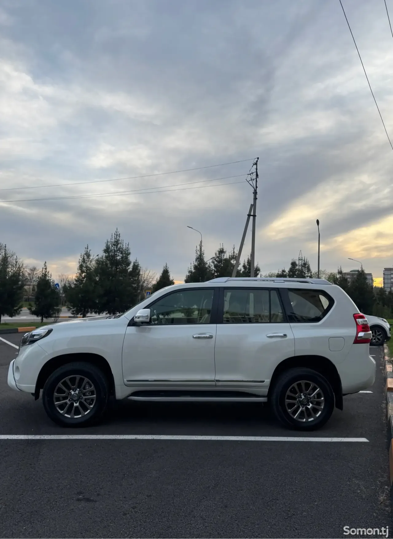 Toyota Land Cruiser Prado 2015 · 4.0 AT