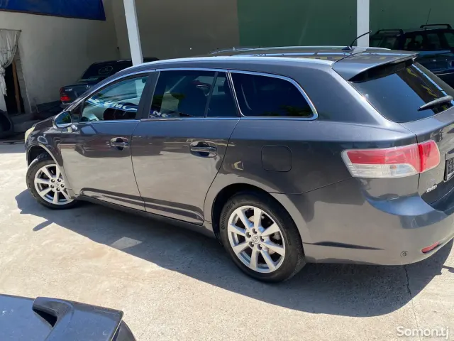 Toyota Avensis 2009 · 2.0 MT