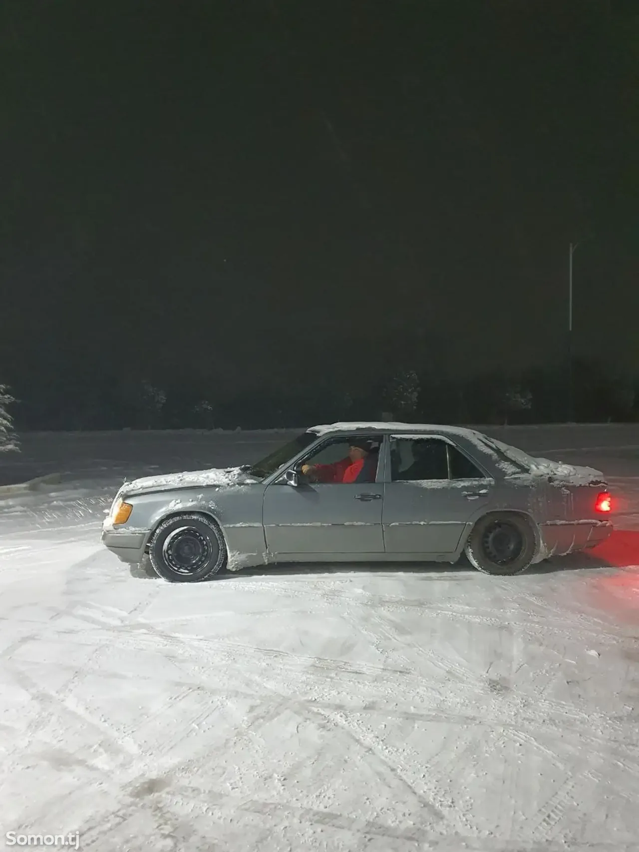 Mercedes-Benz W124 1990 · 2.5 MT
