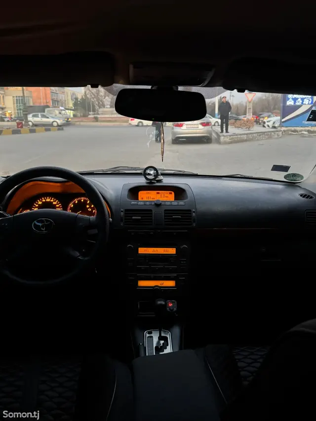 Toyota Avensis 2006 · 2.0 AT