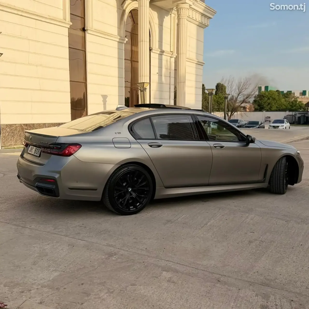 BMW 7 series 2021 · 6.0 AT