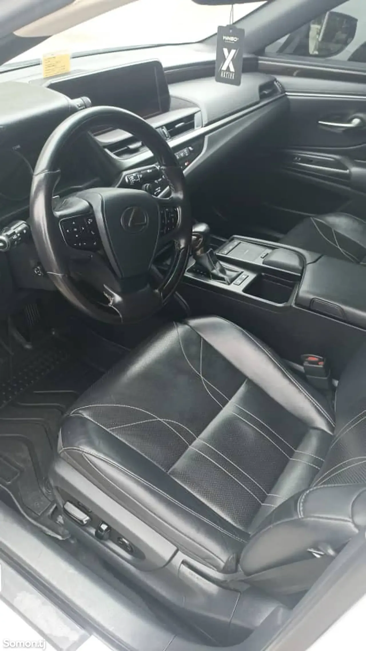 Lexus ES series 2019 · 2.5 AT