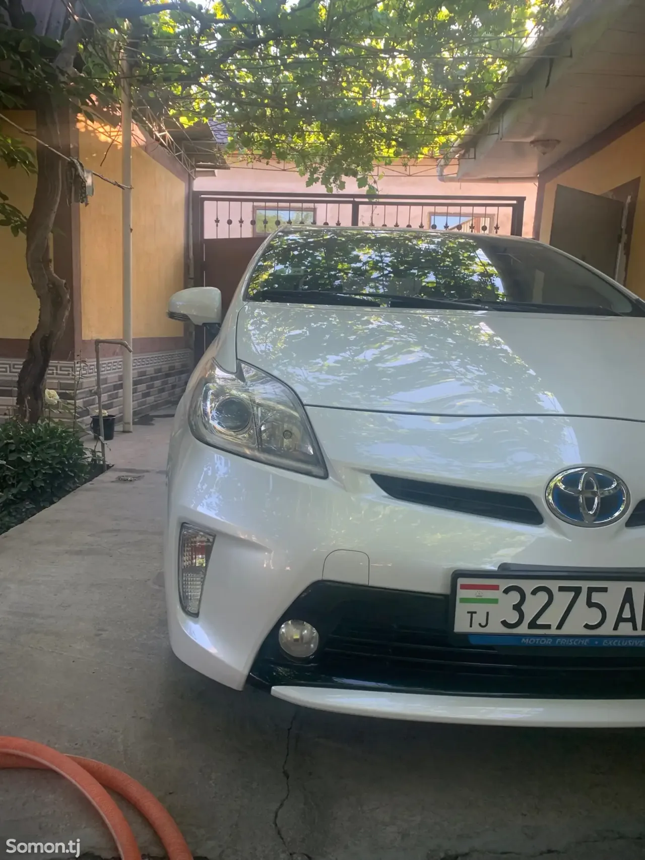 Toyota Prius 2014 · 1.8 AT