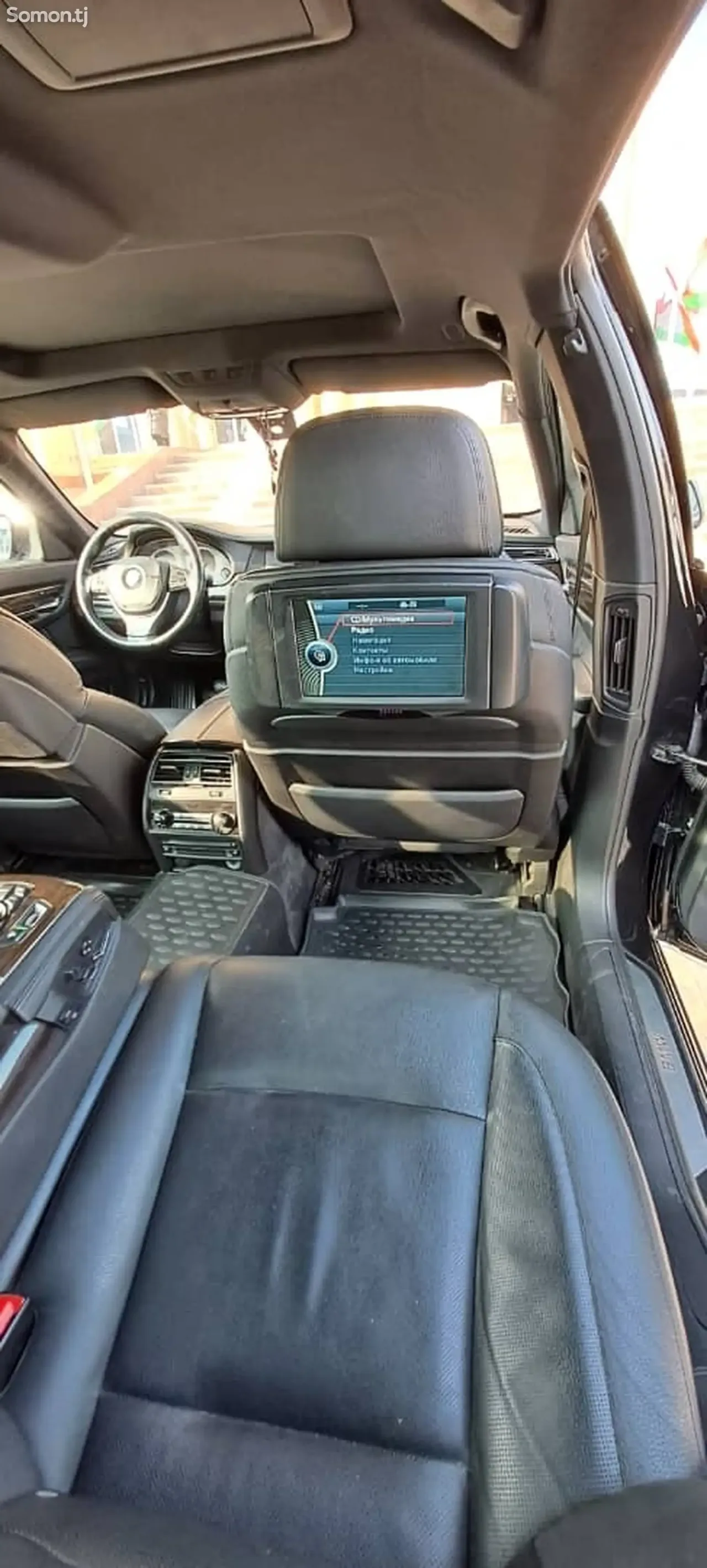 BMW 7 series 2010 · 4.4 AT