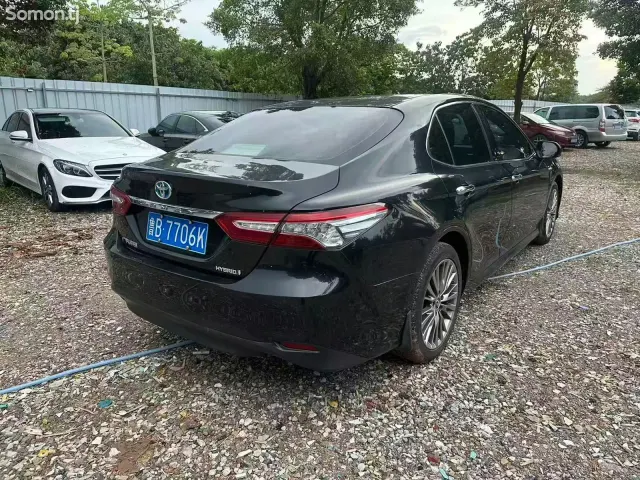 Toyota Camry 2020 · 2.5 AT
