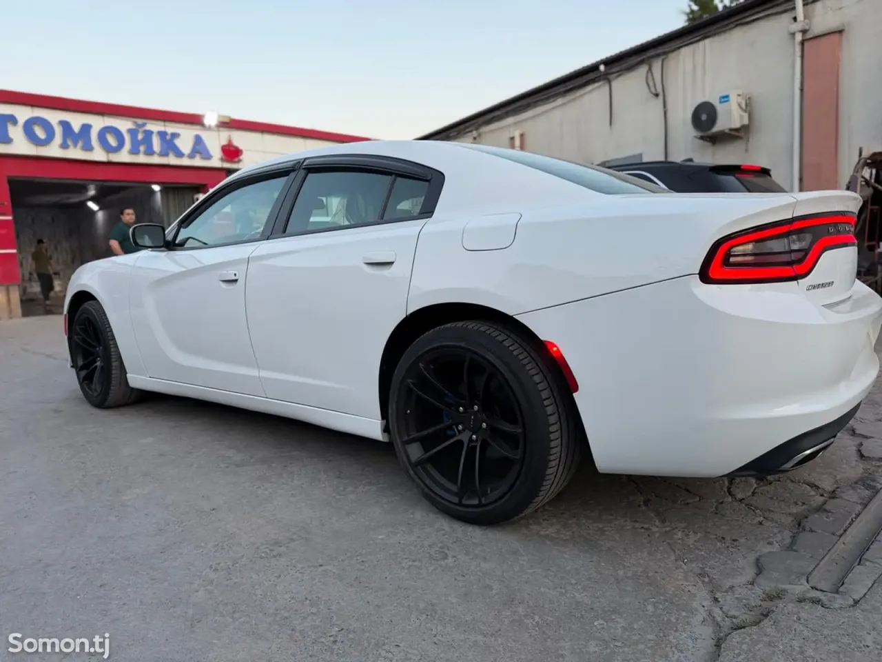 Dodge Charger 2016 · 3.6 AT