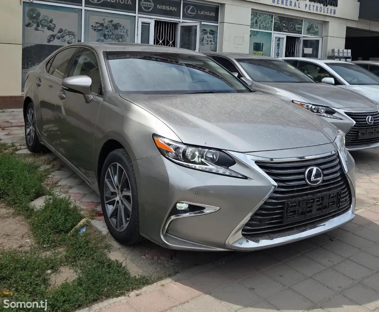 Lexus ES series 2016 · 2.5 AT