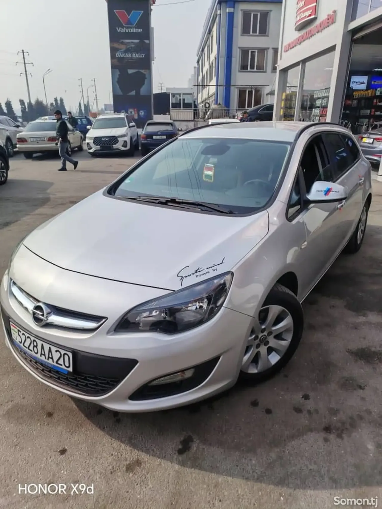 Opel Astra J 2014 · 1.4 MT