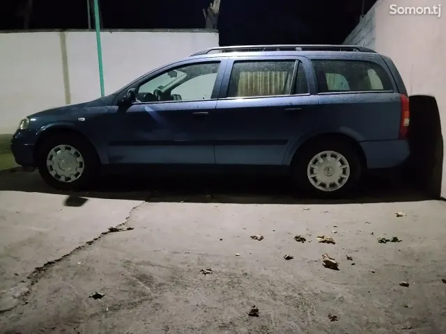 Opel Astra G 1998 · 1.6 MT