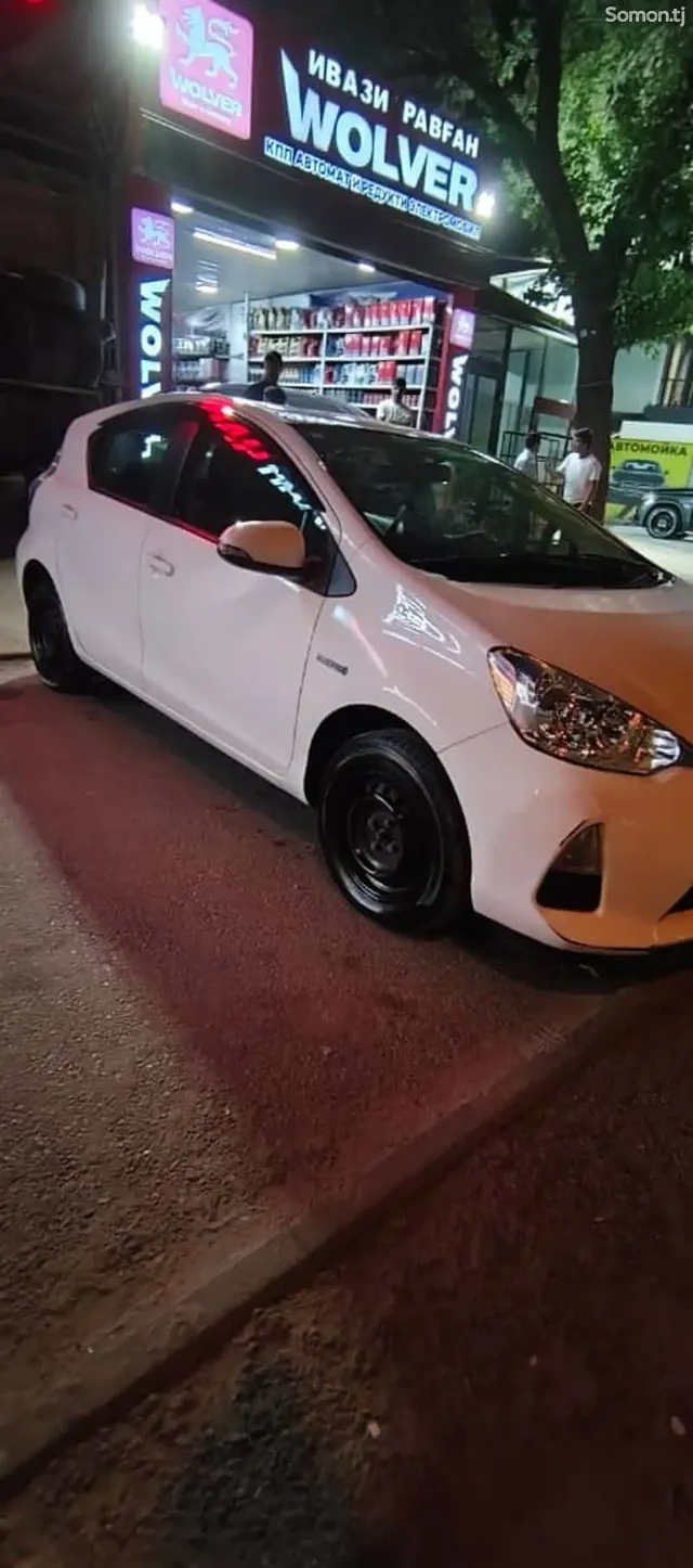 Toyota Aqua 2014 · 1.5 AT