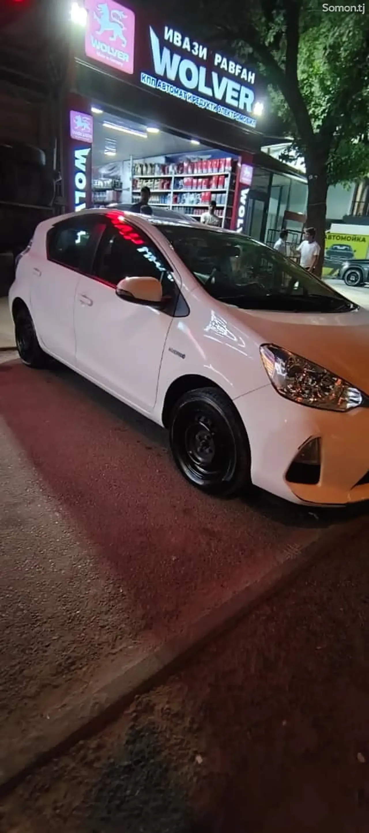Toyota Aqua 2014 · 1.5 AT