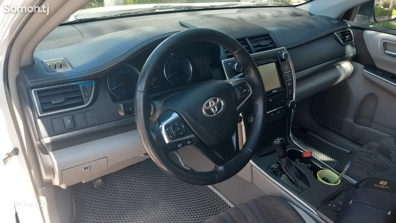 Toyota Camry 2016 · 2.5 CVT