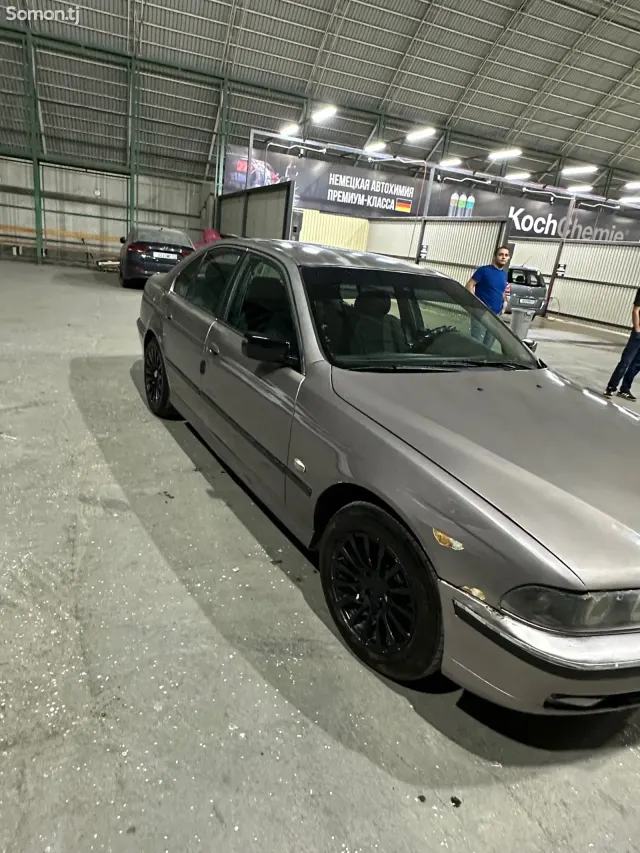 BMW 5 series 1999 · 2.0 MT