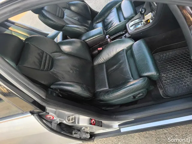 Audi A6 2001 · 2.5 AT