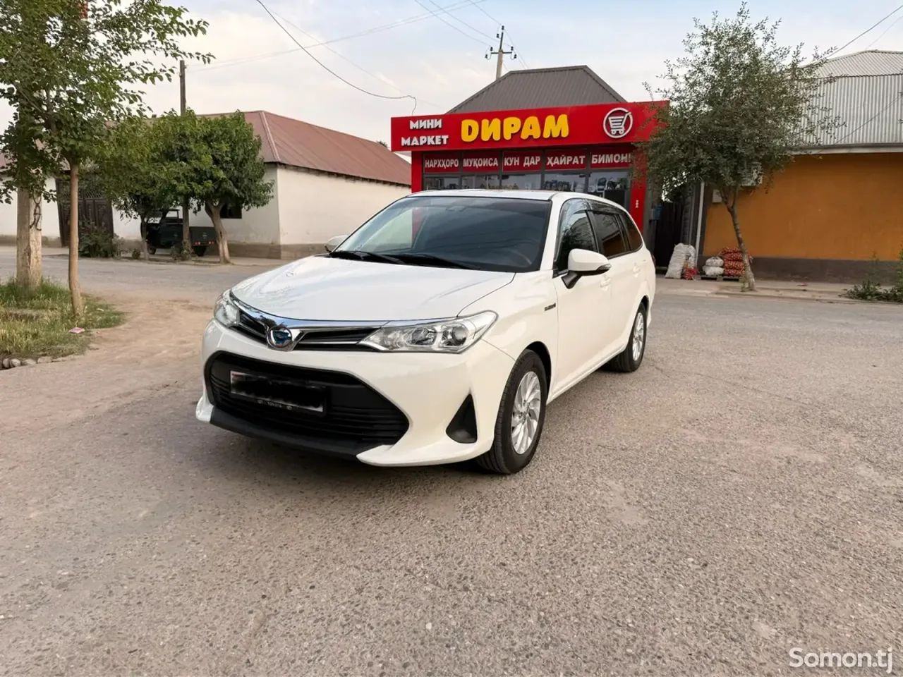 Toyota Fielder 2017 · 1.5 AT