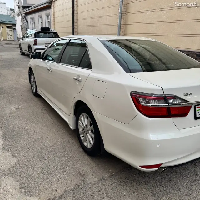 Toyota Camry 2016 · 2.0 AT