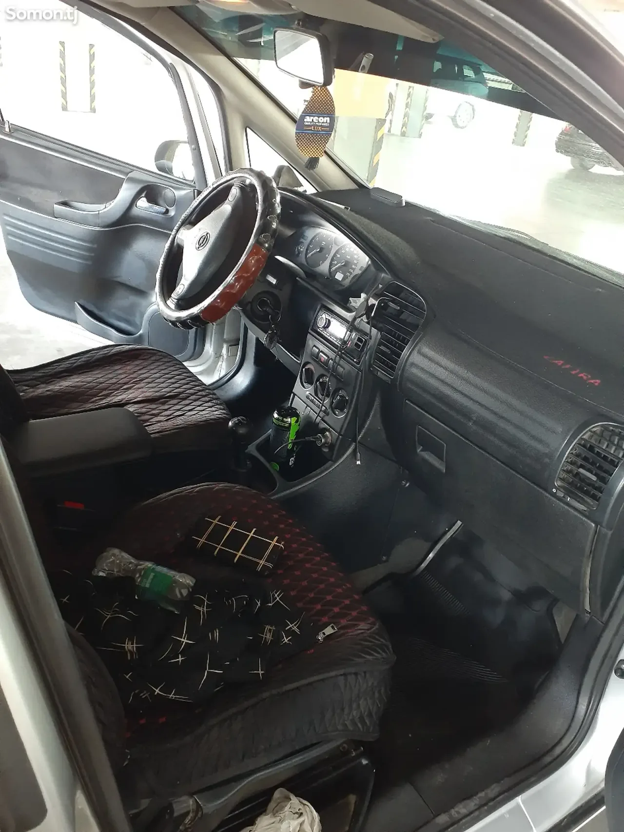 Opel Zafira 1999 · 1.8 MT