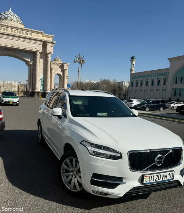 Volvo XC90 2019 · 2.2 AT